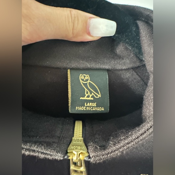 Women’s OVO zip up, size large, fits like a small as it is a cropped zip - Picture 2 of 4